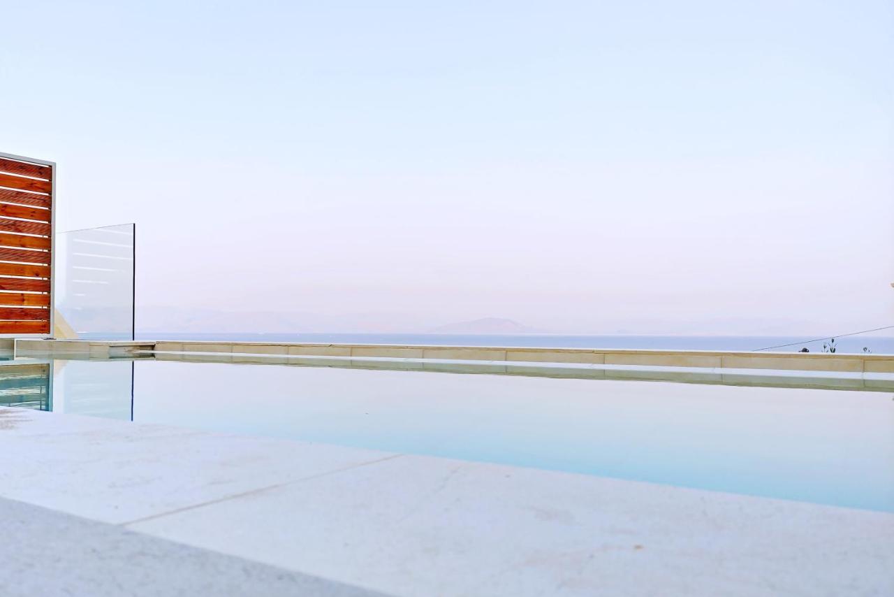 Sea & Cliff Luxury Suites Benitses  Exterior foto