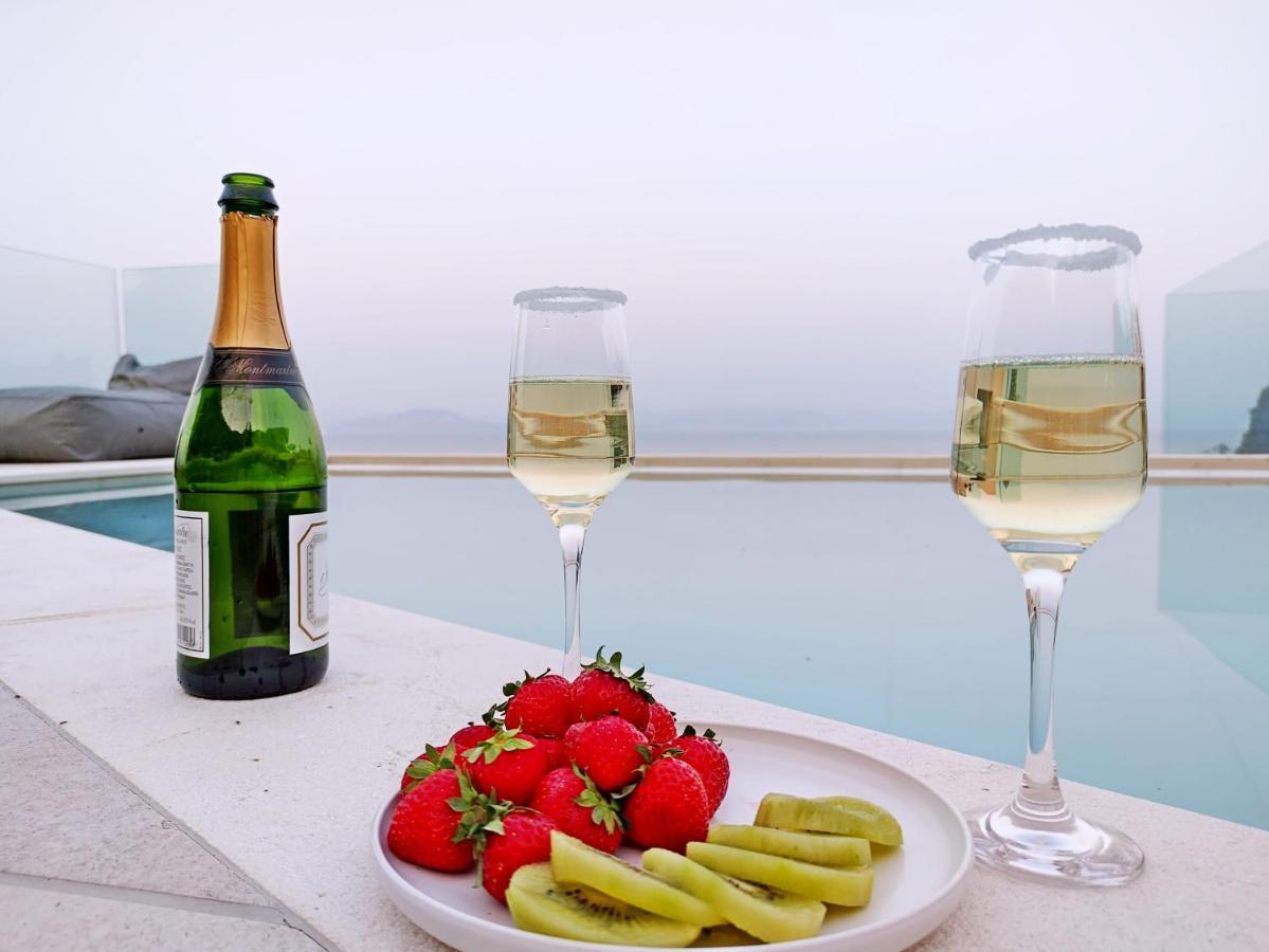 Sea & Cliff Luxury Suites Benitses  Exterior foto