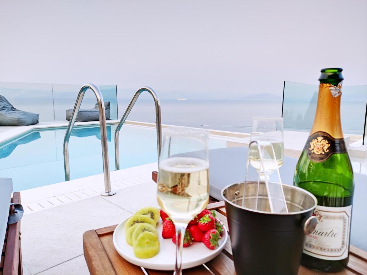 Sea & Cliff Luxury Suites Benitses  Exterior foto