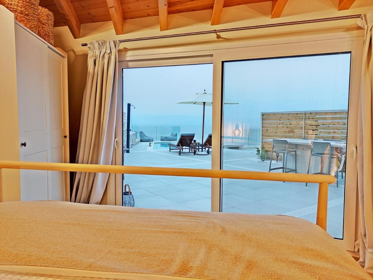 Sea & Cliff Luxury Suites Benitses  Exterior foto