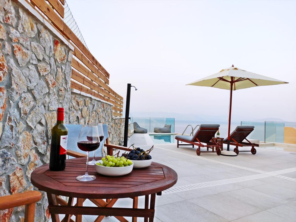Sea & Cliff Luxury Suites Benitses  Exterior foto