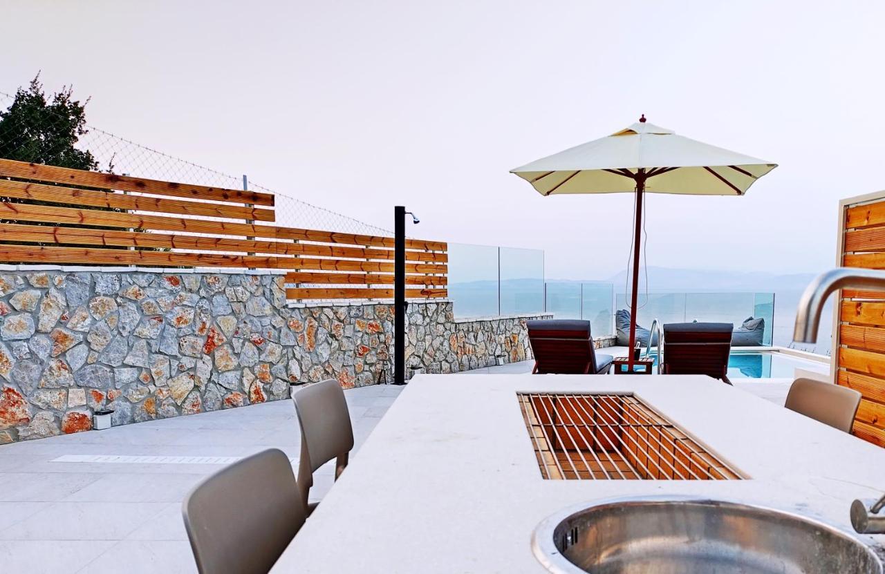 Sea & Cliff Luxury Suites Benitses  Exterior foto