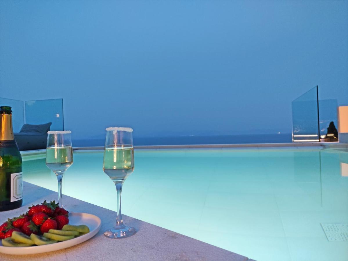 Sea & Cliff Luxury Suites Benitses  Exterior foto