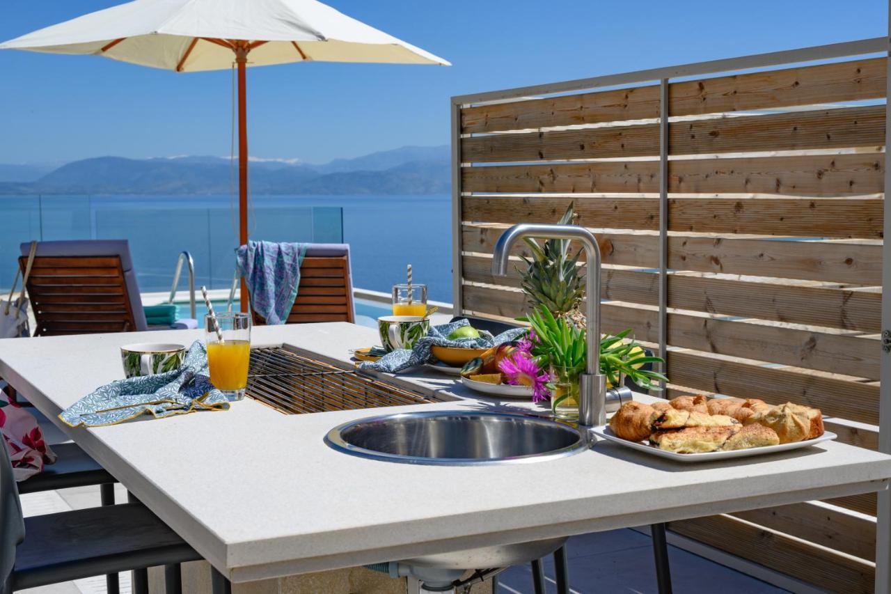 Sea & Cliff Luxury Suites Benitses  Exterior foto