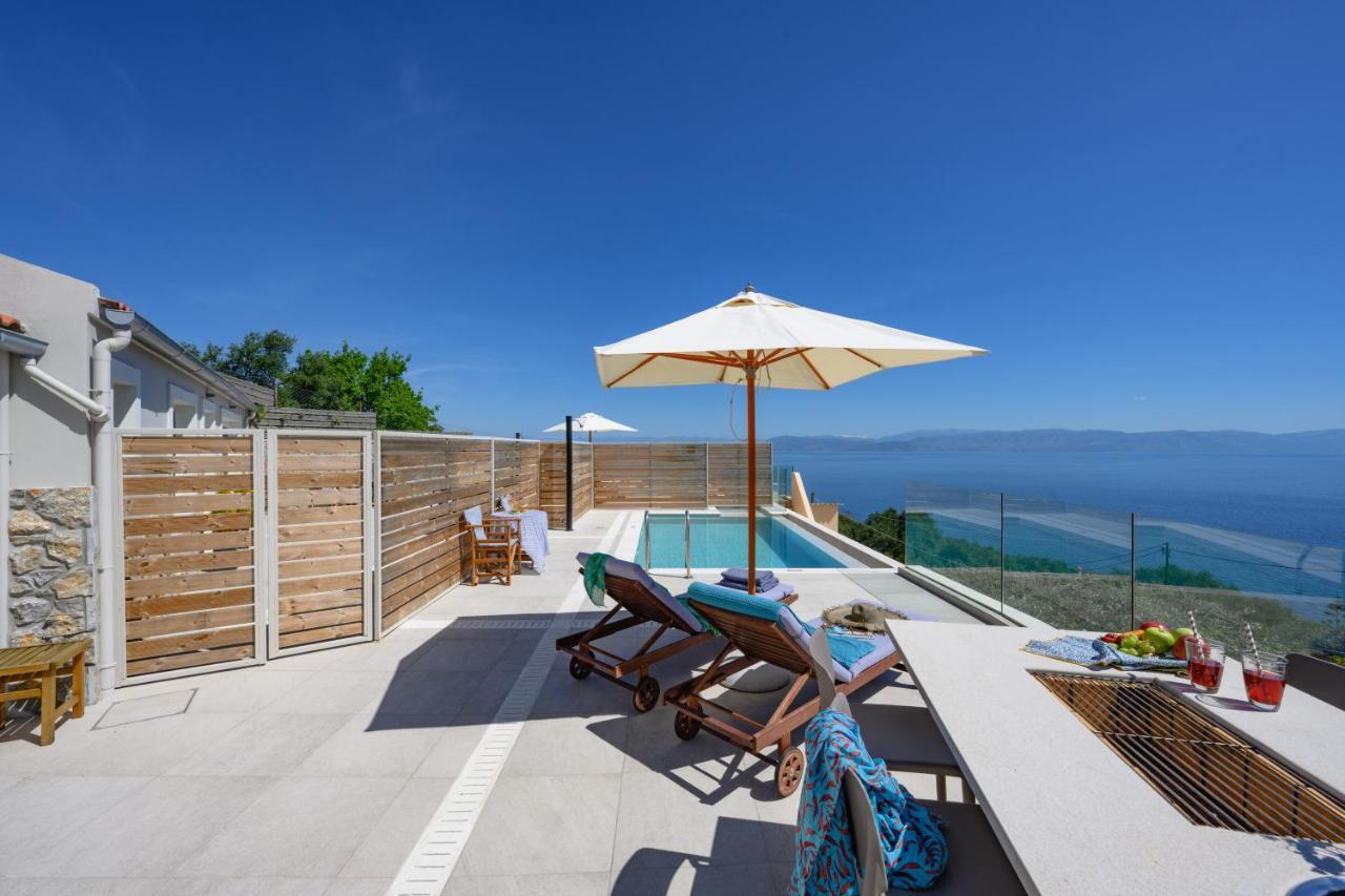 Sea & Cliff Luxury Suites Benitses  Exterior foto