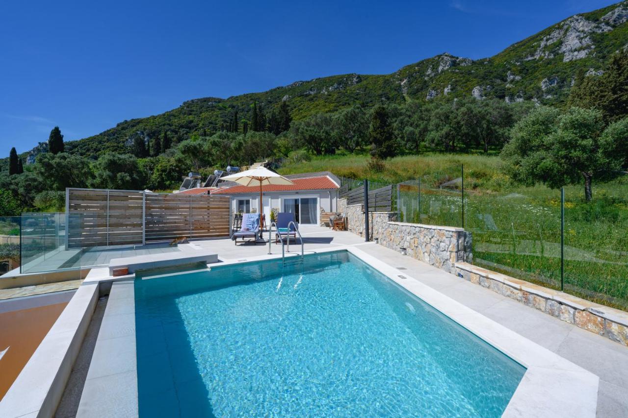 Sea & Cliff Luxury Suites Benitses  Exterior foto