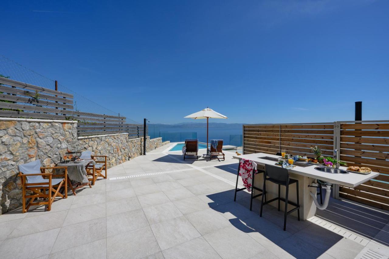 Sea & Cliff Luxury Suites Benitses  Exterior foto